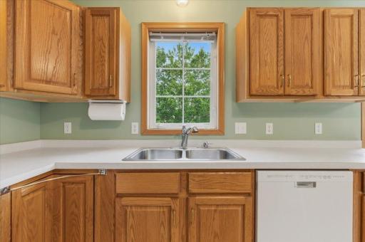 931 Sterling Street S, Maplewood, MN 55119