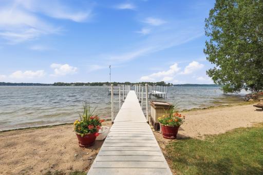 6 1st Street, Excelsior, MN 55331