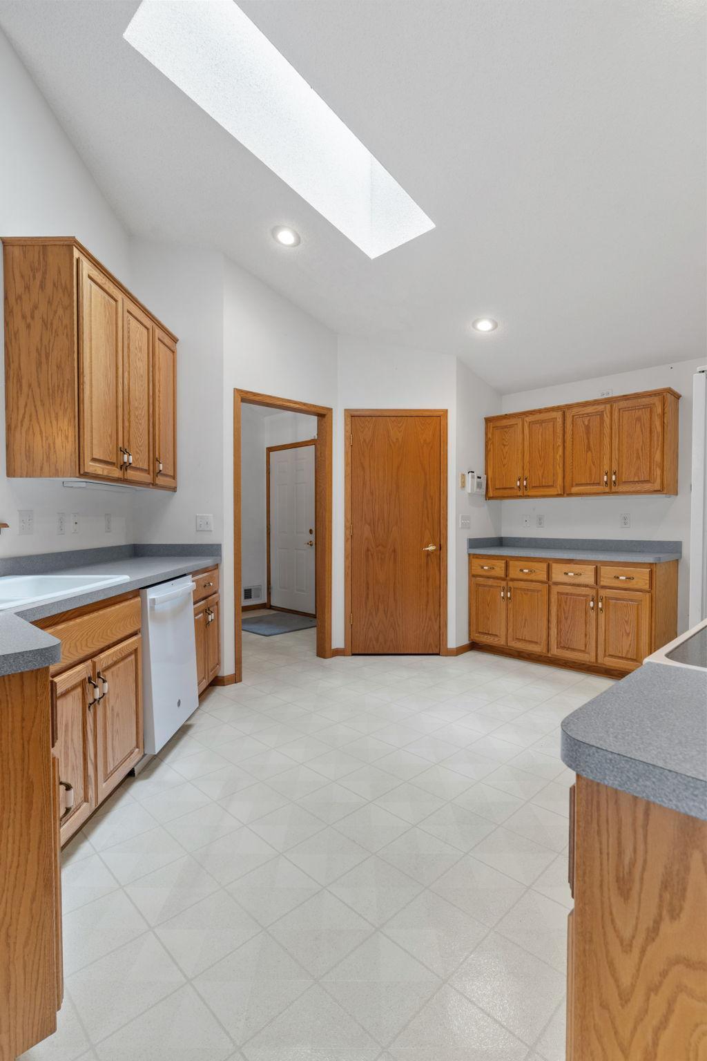 31-web-or-mls-3700 Ladyslipper N-35.jpg