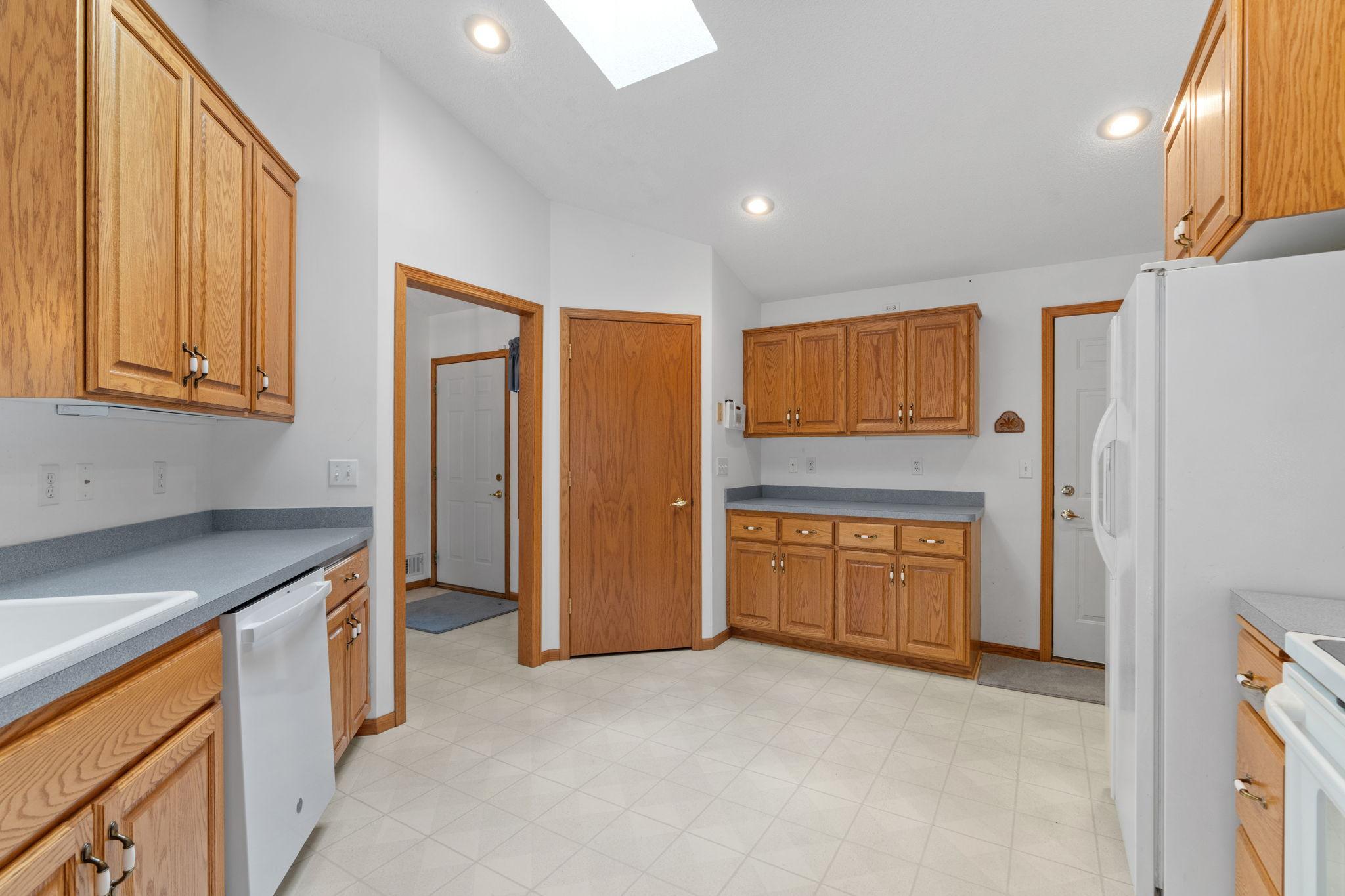 22-web-or-mls-3700 Ladyslipper N-25.jpg
