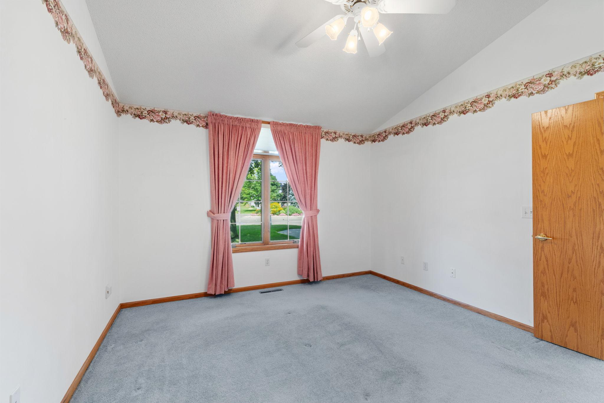 24-web-or-mls-3700 Ladyslipper N-28.jpg