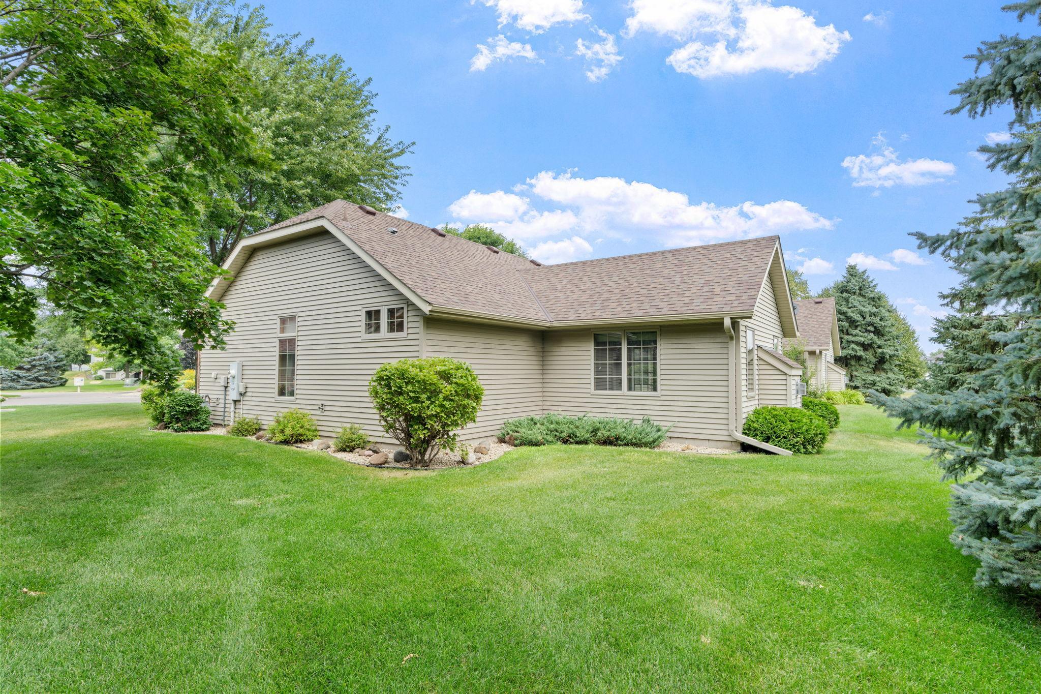 5-web-or-mls-3700 Ladyslipper N-8.jpg