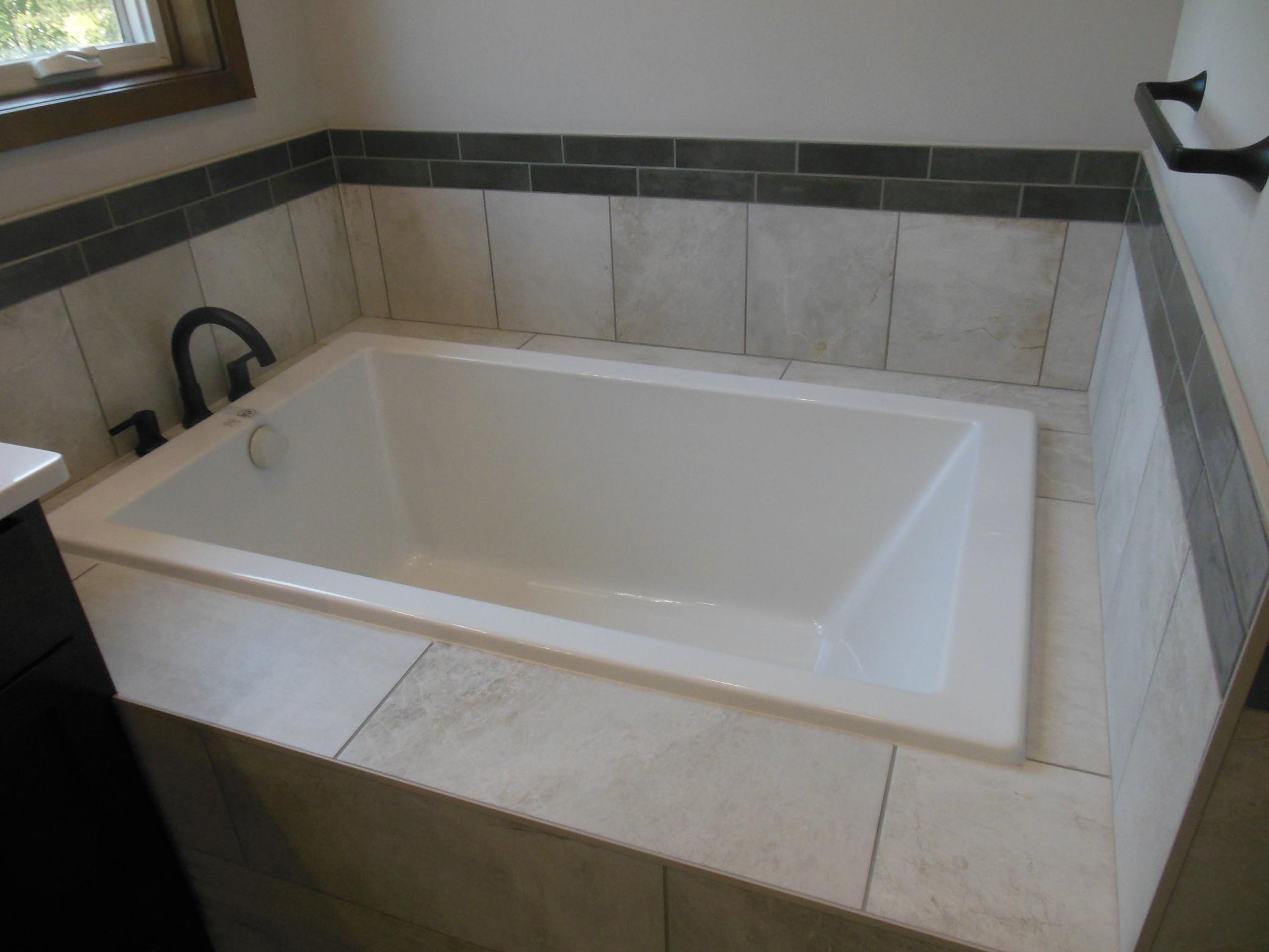 Tub: Master Bath.jpeg