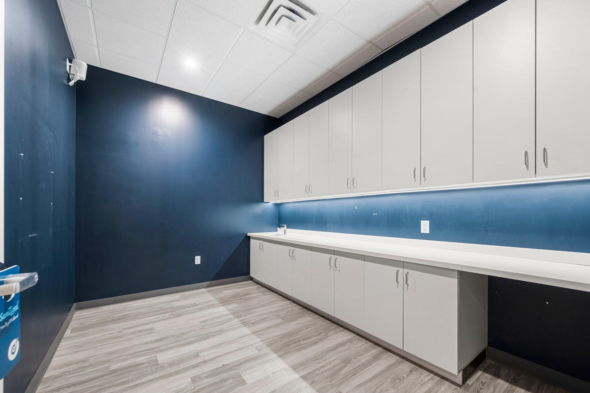 49-web-or-mls-1700 Plymouth Rd suite b-72.jpg