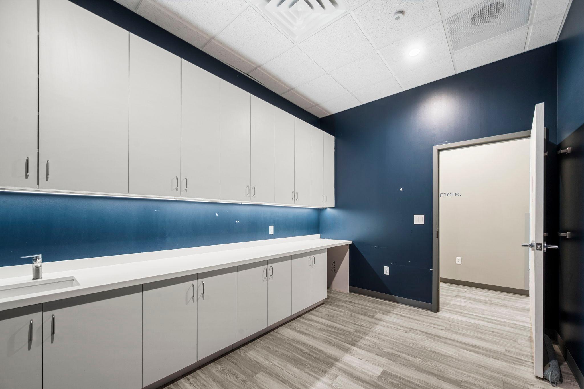 48-web-or-mls-1700 Plymouth Rd suite b-67.jpg