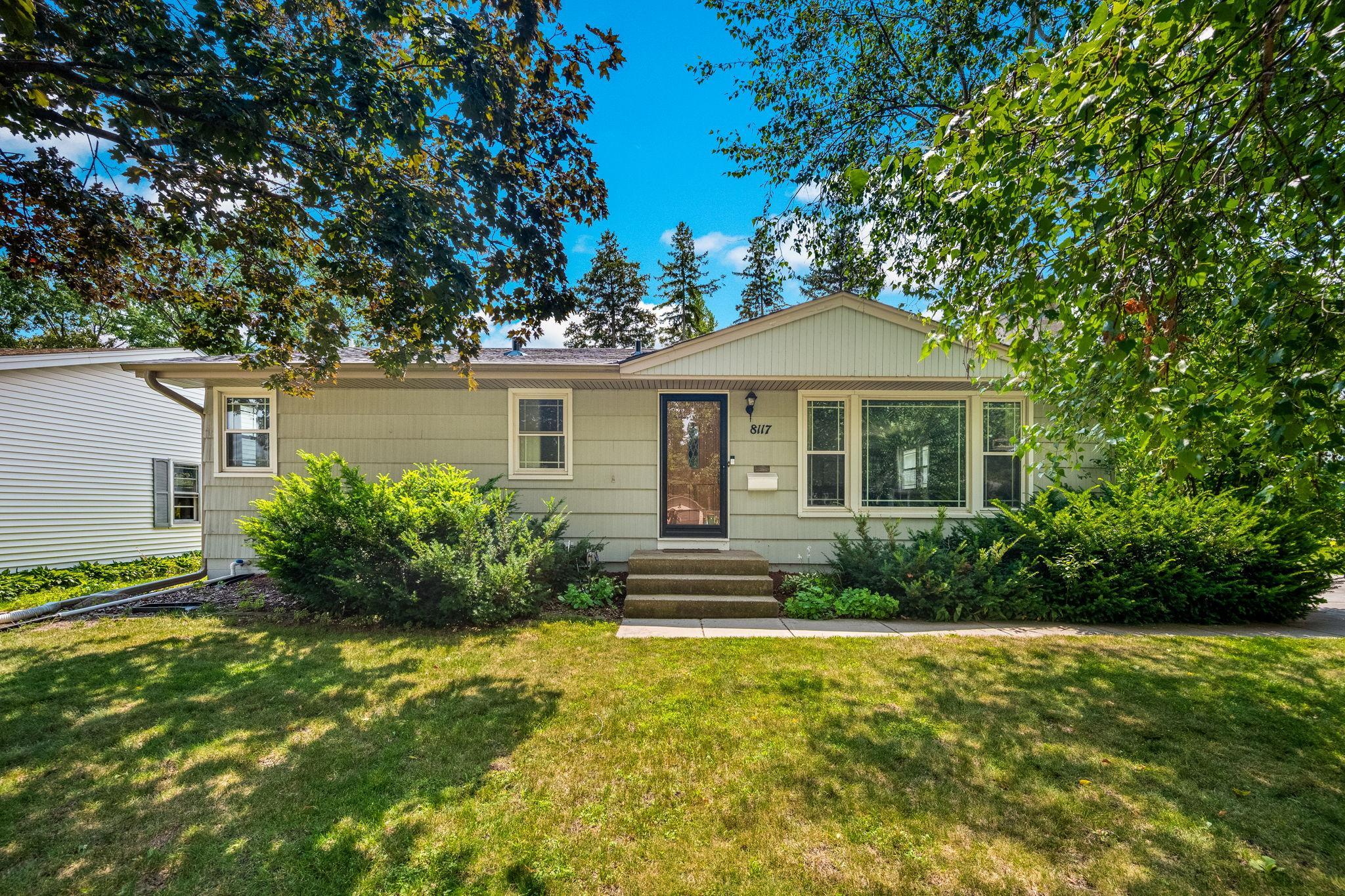 Welcome to8117 33rd Place N in Crystal!