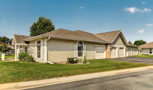 1949 Topaz Pointe Lane SW, Rochester, MN 55902