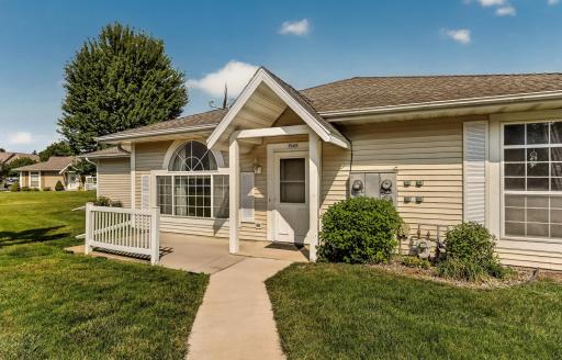 1949 Topaz Pointe Lane SW, Rochester, MN 55902