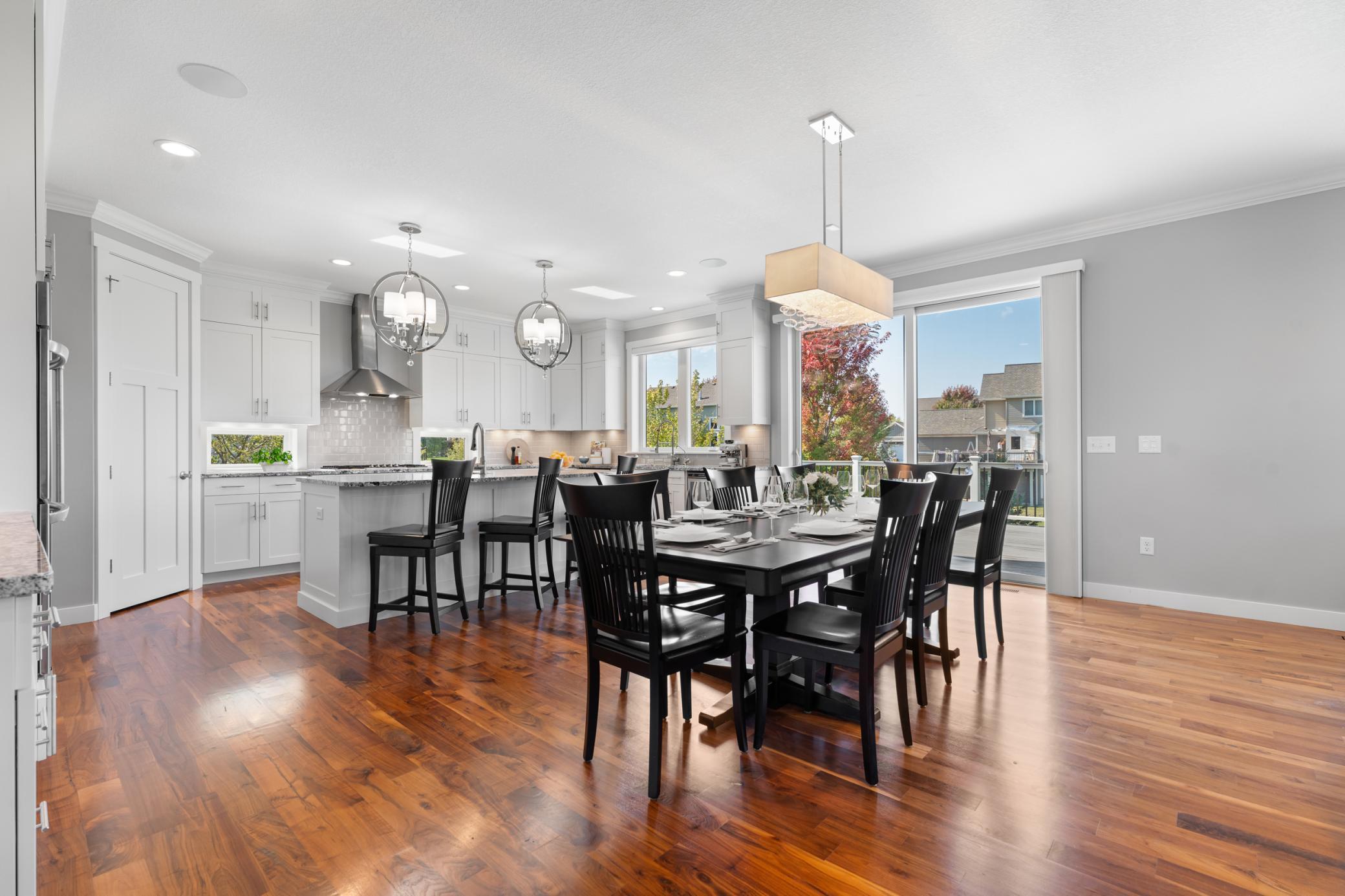 Spacious Dining Room to fit 8 Plus