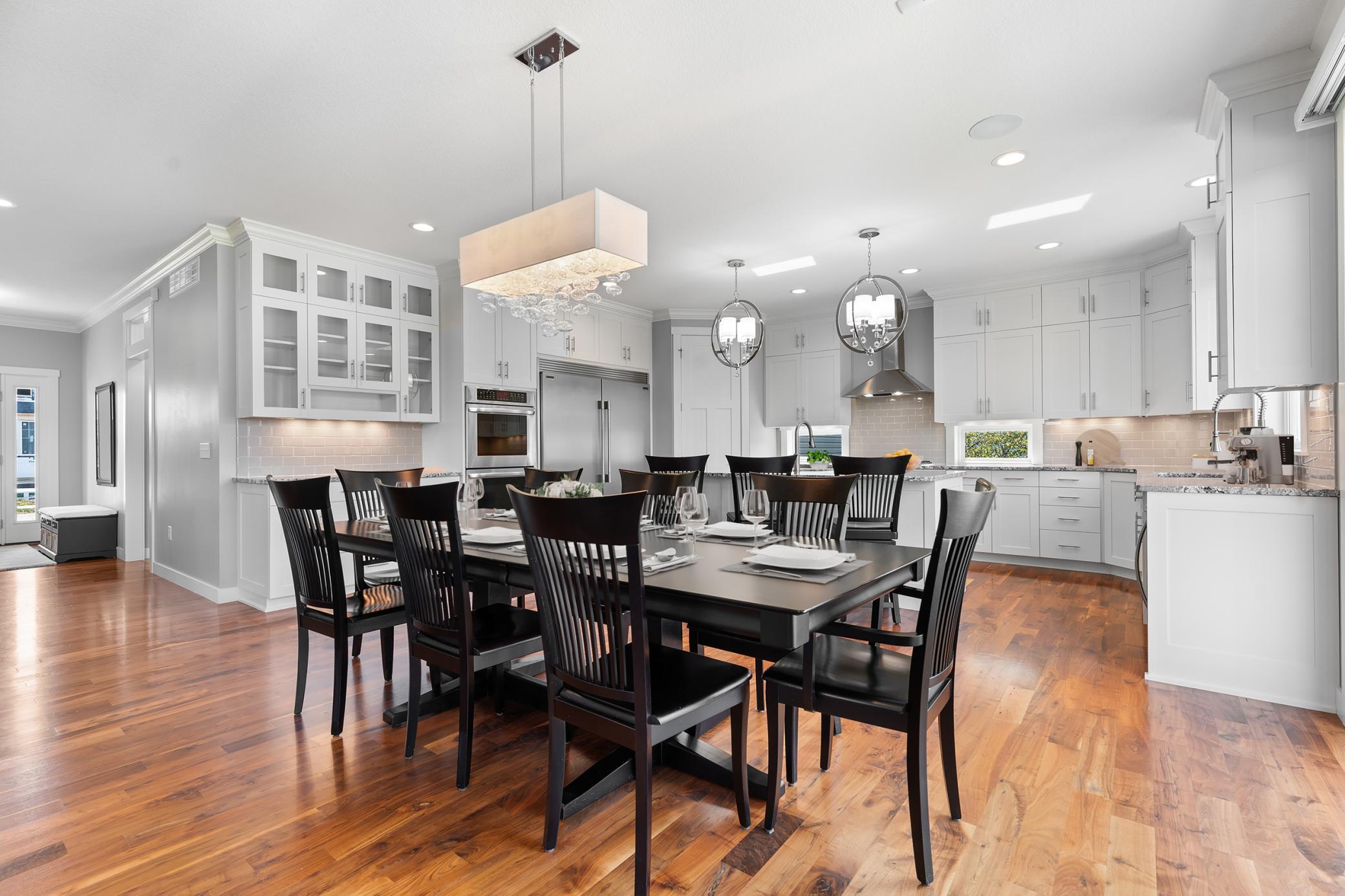 Inviting & Open Floor Plan
