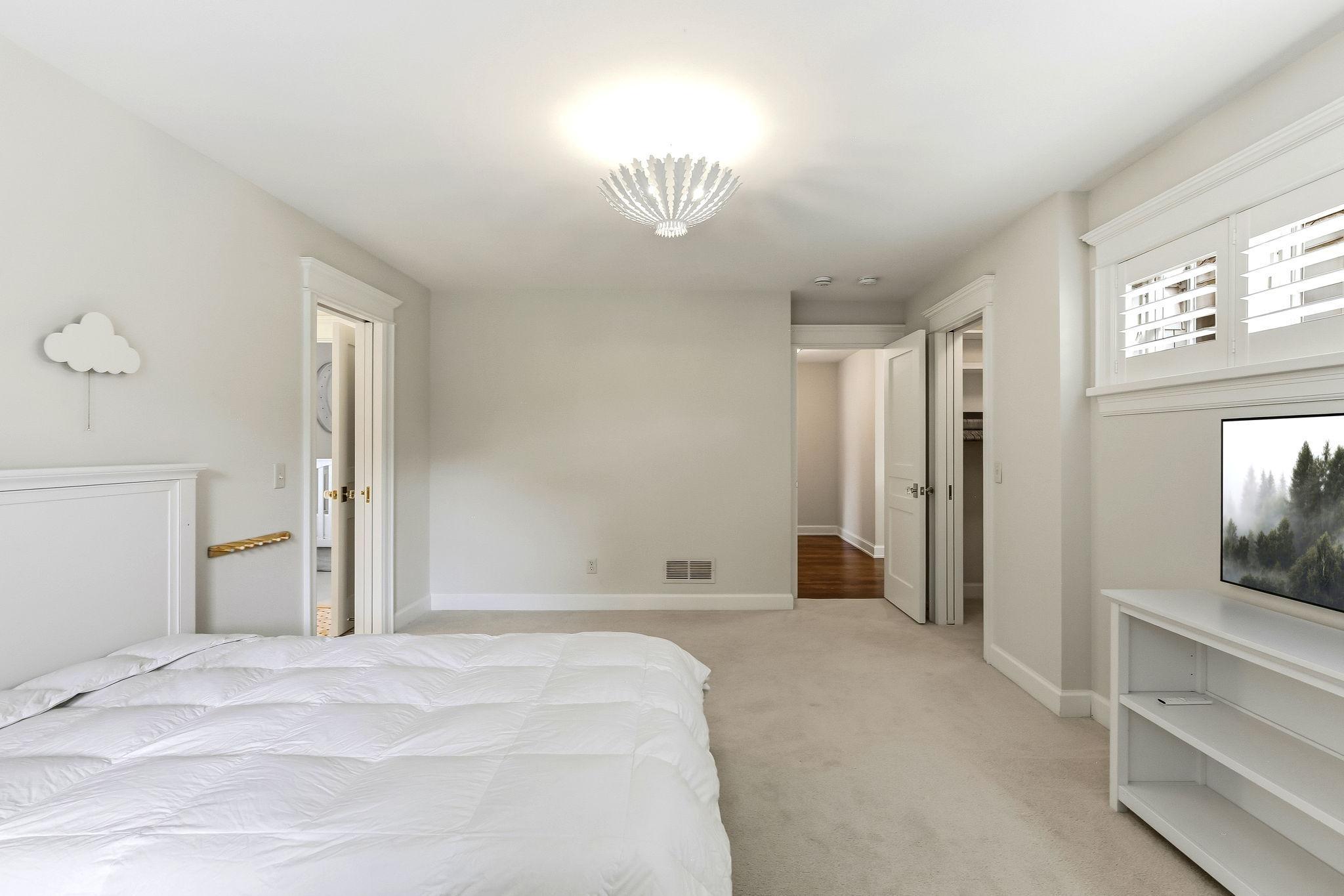 50-web-or-mls-5433-Oaklawn-Ave-50.jpg