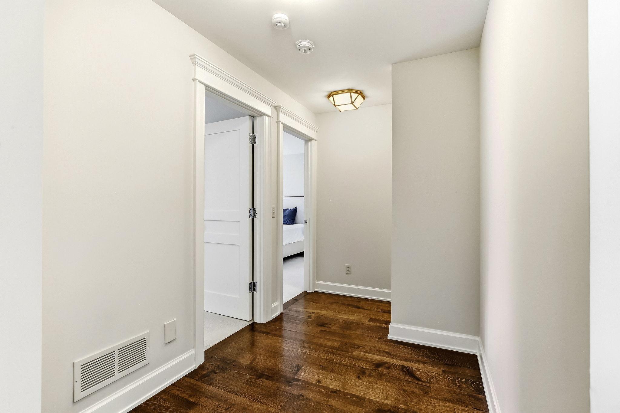 60-web-or-mls-5433-Oaklawn-Ave-60.jpg