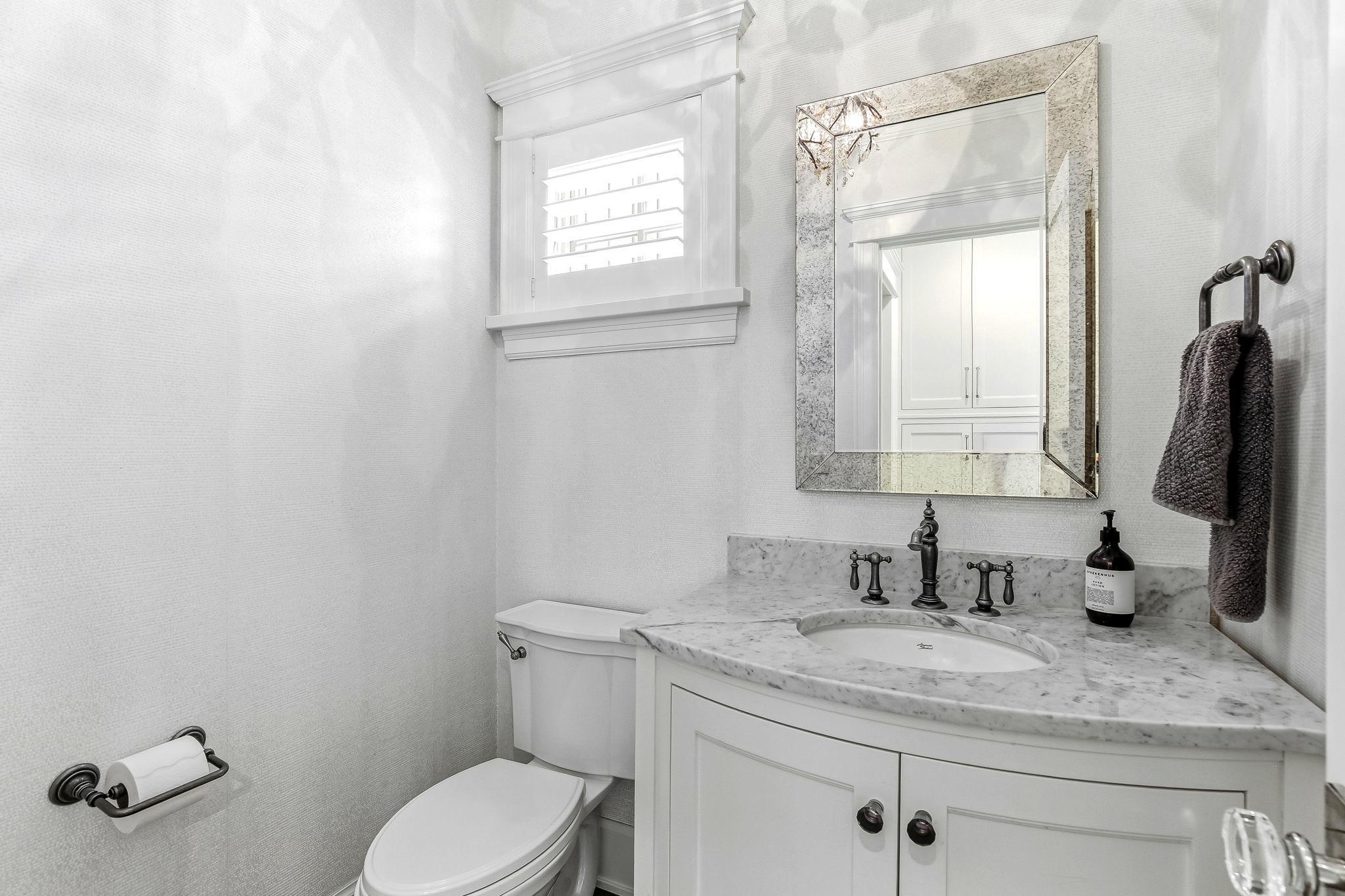 23-web-or-mls-5433-Oaklawn-Ave-23.jpg