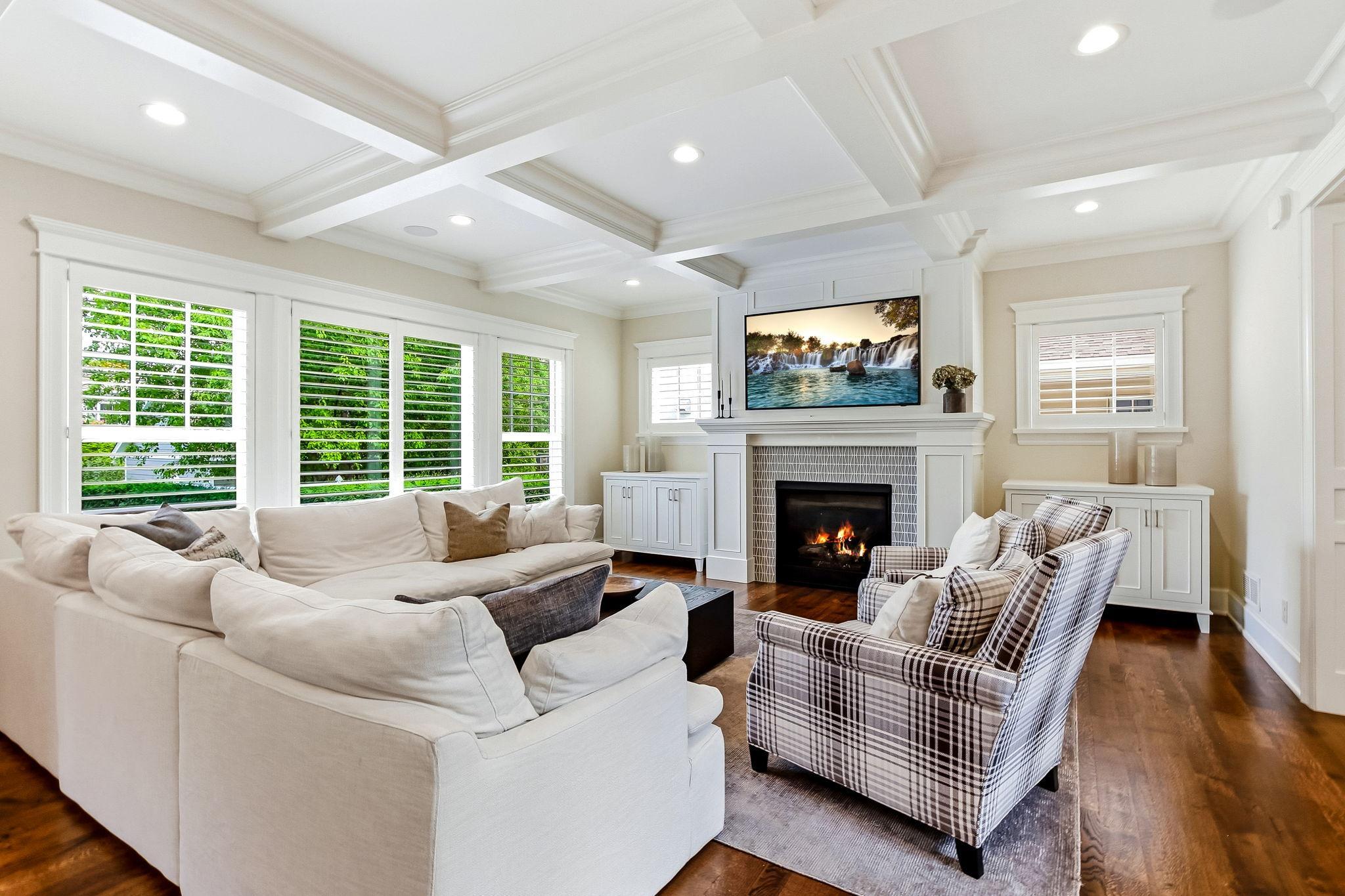 7-web-or-mls-5433-Oaklawn-Ave-07.jpg