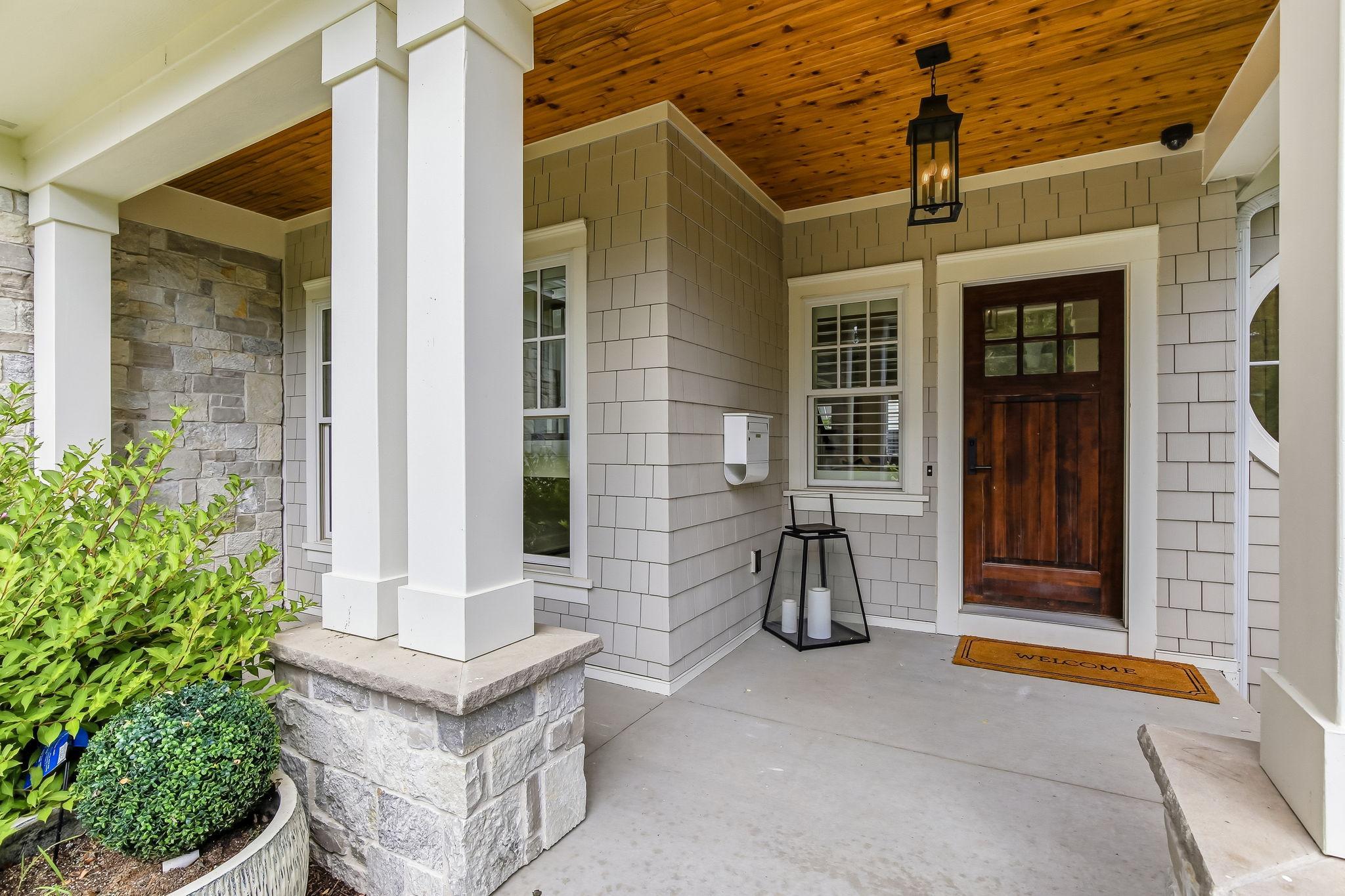 4-web-or-mls-5433-Oaklawn-Ave-04.jpg