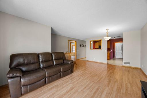 10390 64th Street NE, Albertville, MN 55301