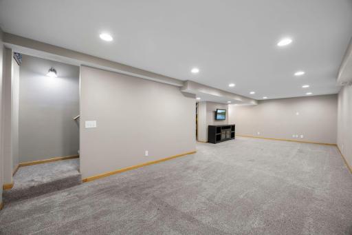 10390 64th Street NE, Albertville, MN 55301