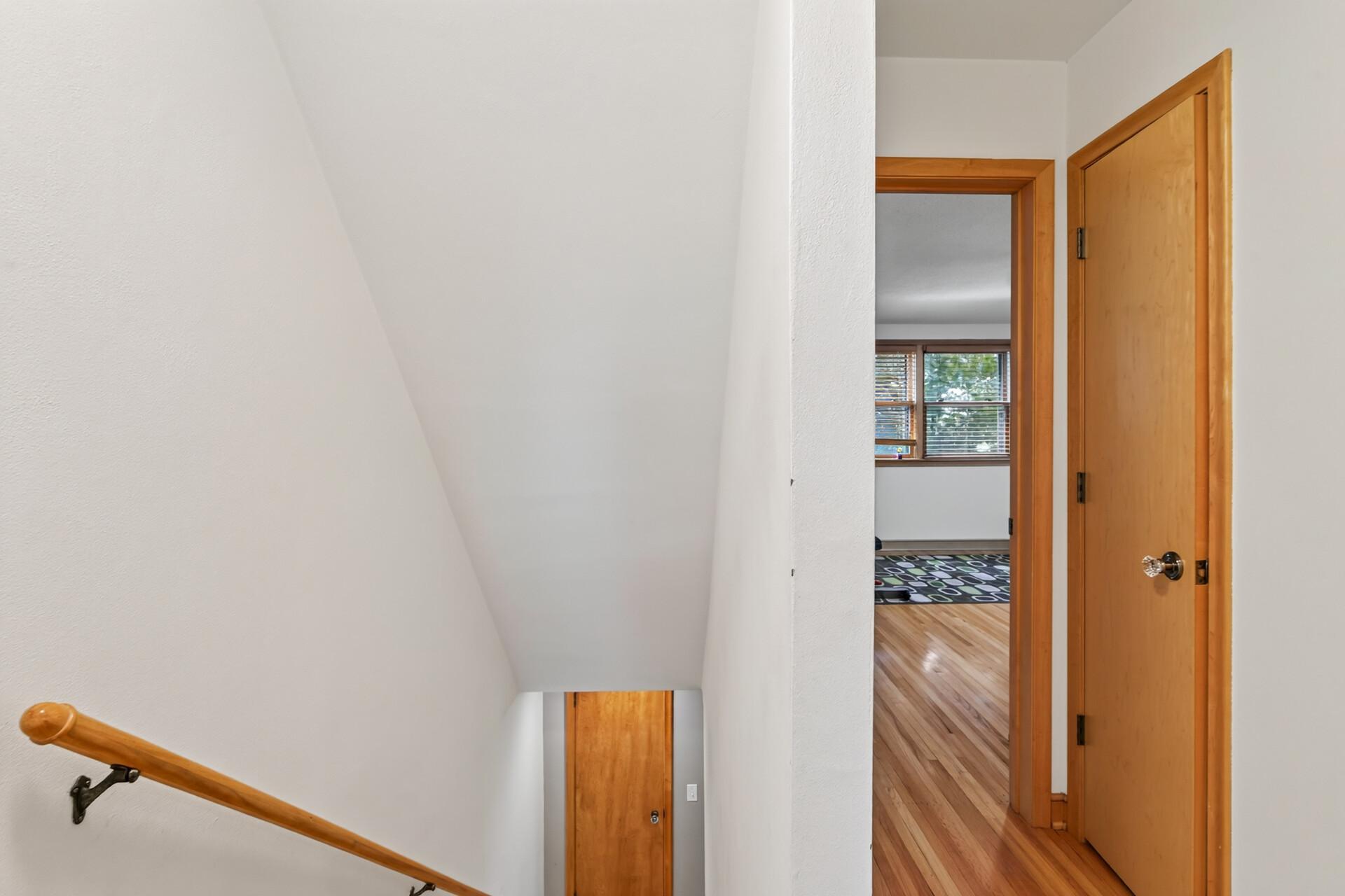 27_444_Lexington_Unit_227_mls.jpg