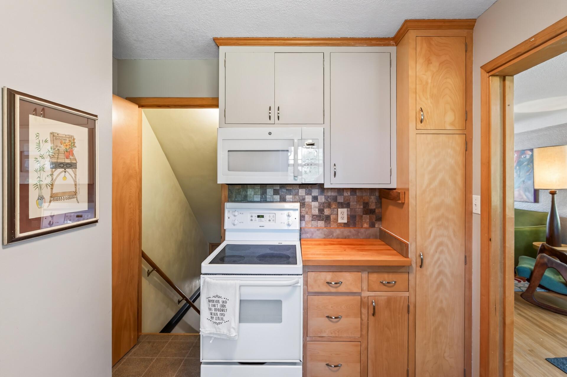 19_444_Lexington_Unit_219_mls.jpg