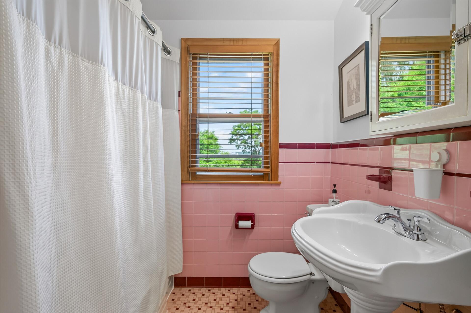 26_444_Lexington_Unit_226_mls.jpg