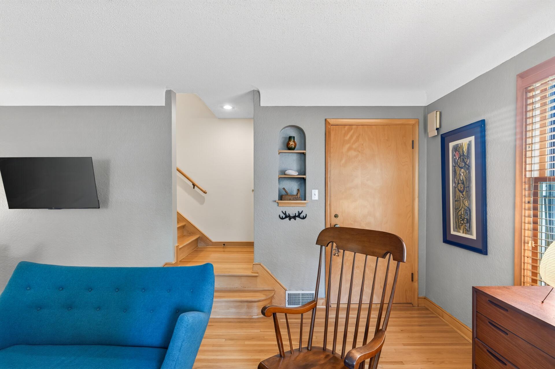 08_444_Lexington_Unit_28_mls.jpg