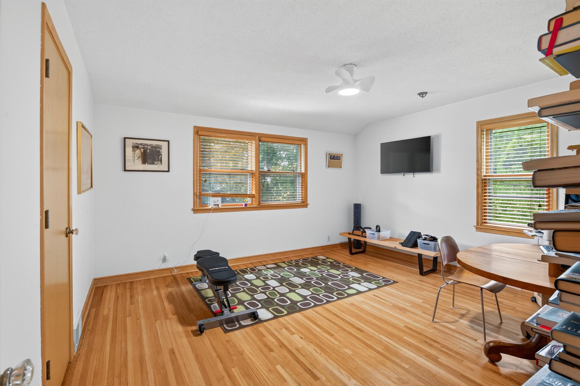 23_444_Lexington_Unit_223_mls.jpg