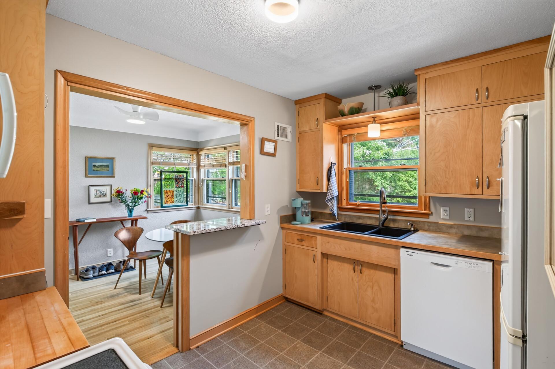 18_444_Lexington_Unit_218_mls.jpg