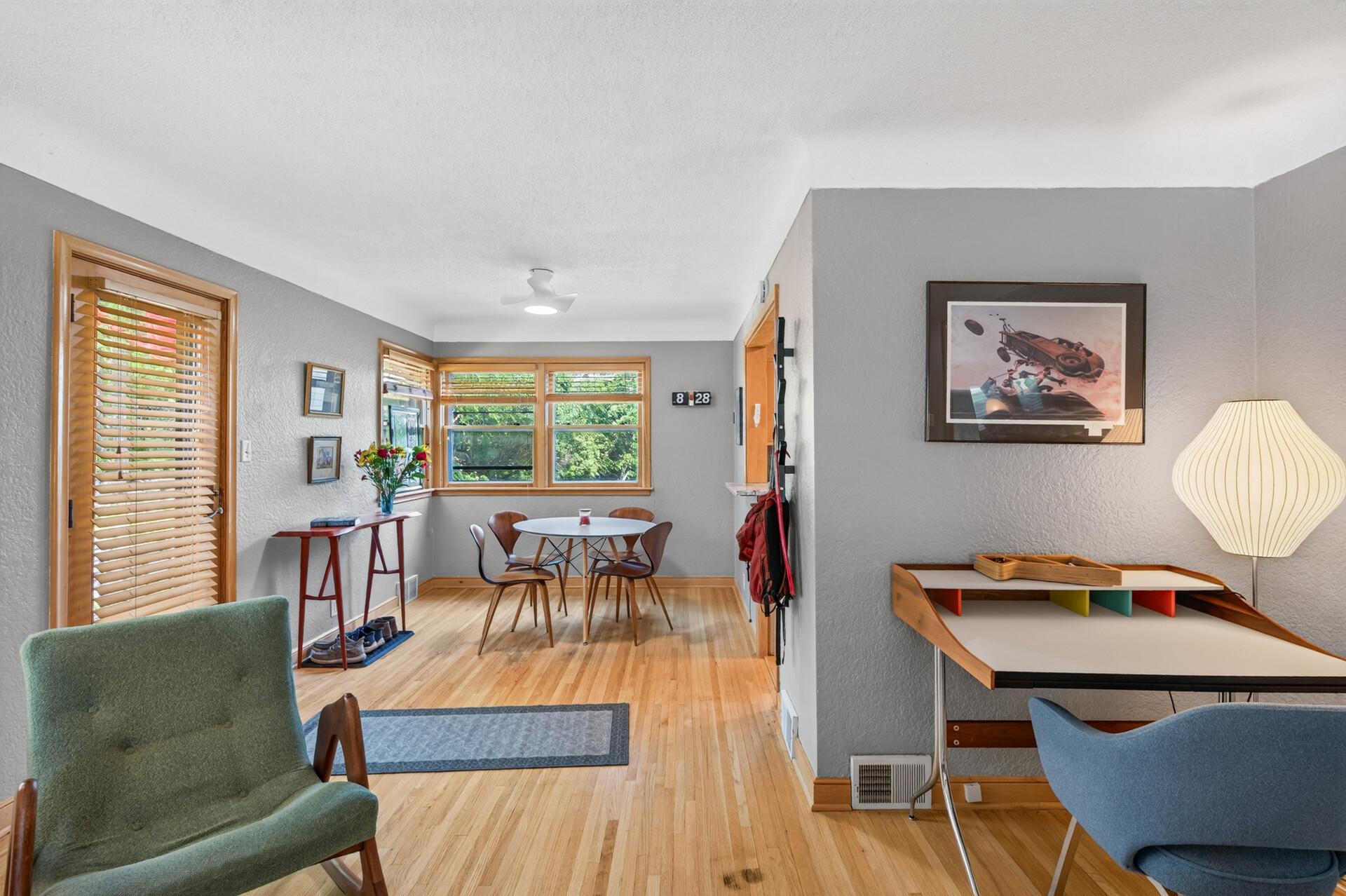 11_444_Lexington_Unit_211_mls.jpg