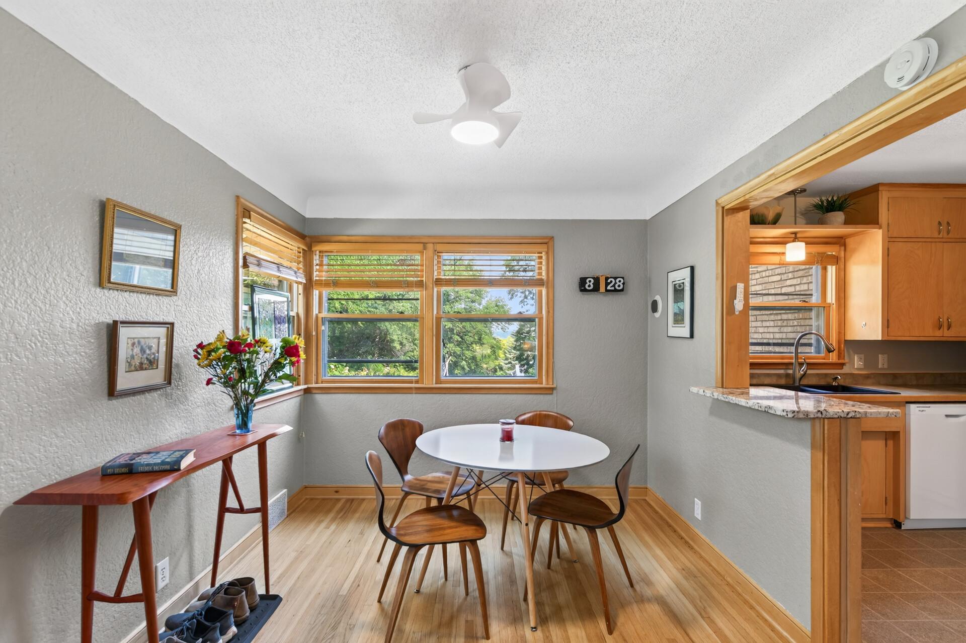 13_444_Lexington_Unit_213_mls.jpg