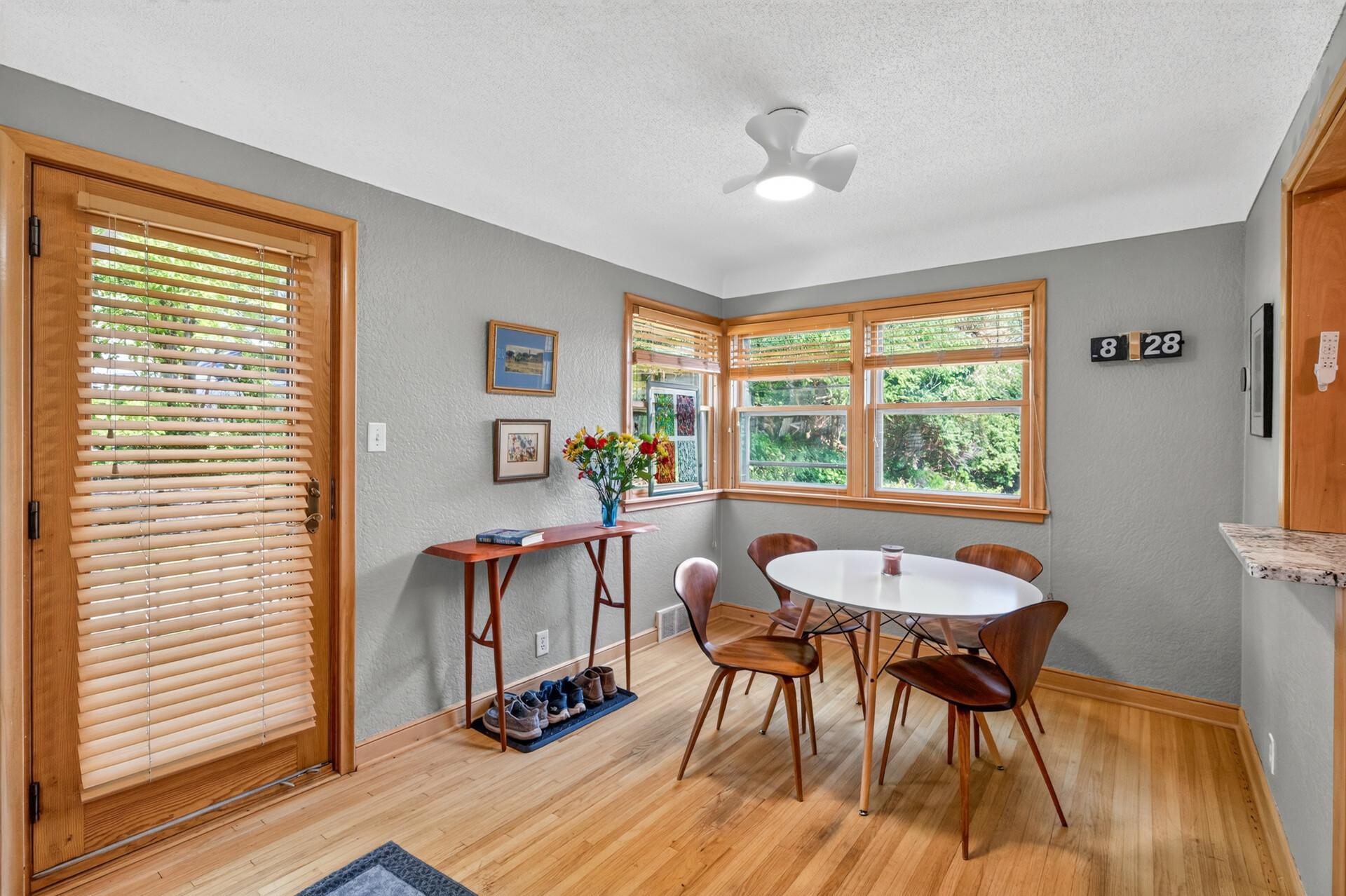 12_444_Lexington_Unit_212_mls.jpg