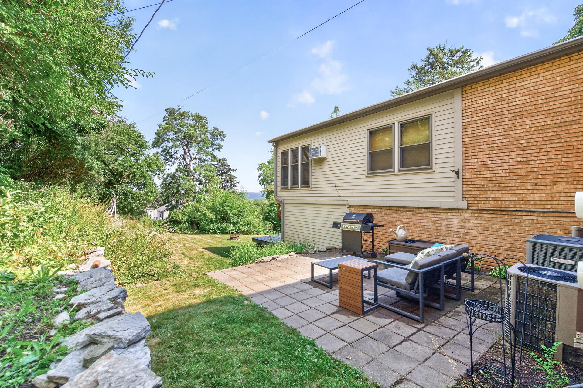 42_444_Lexington_Unit_242_mls.jpg