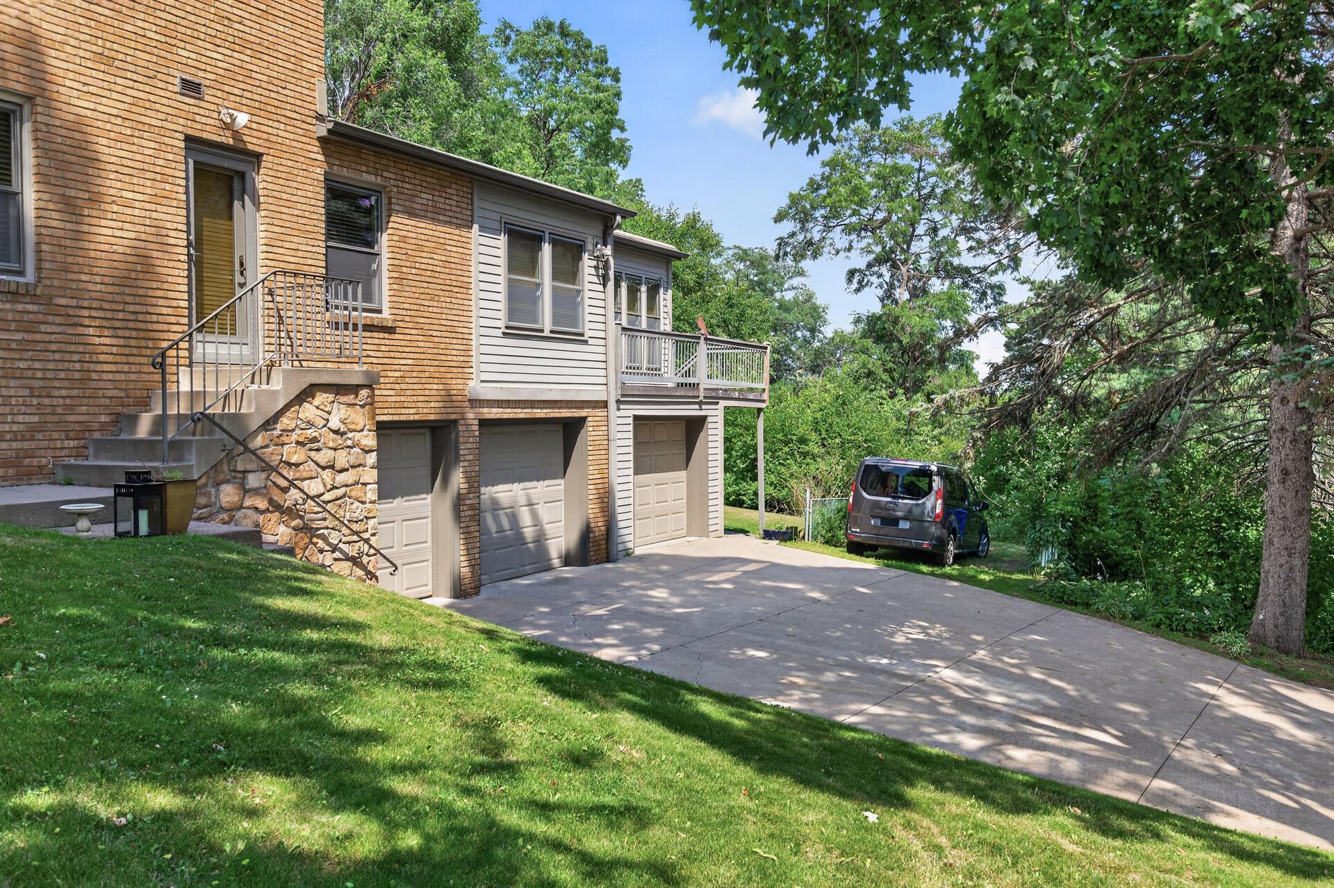 04_444_Lexington_Unit_24_mls.jpg