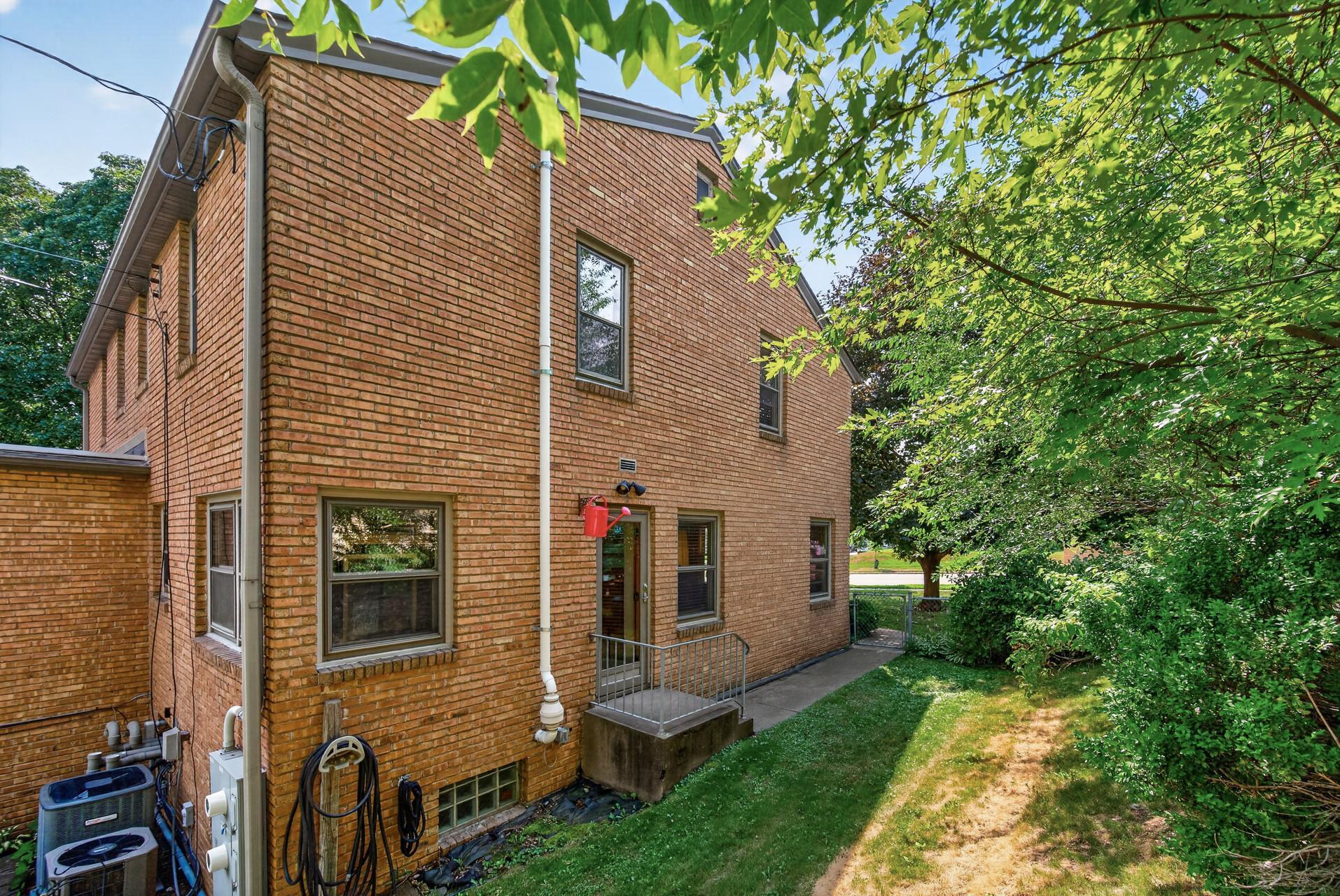 37_444_Lexington_Unit_237_mls.jpg