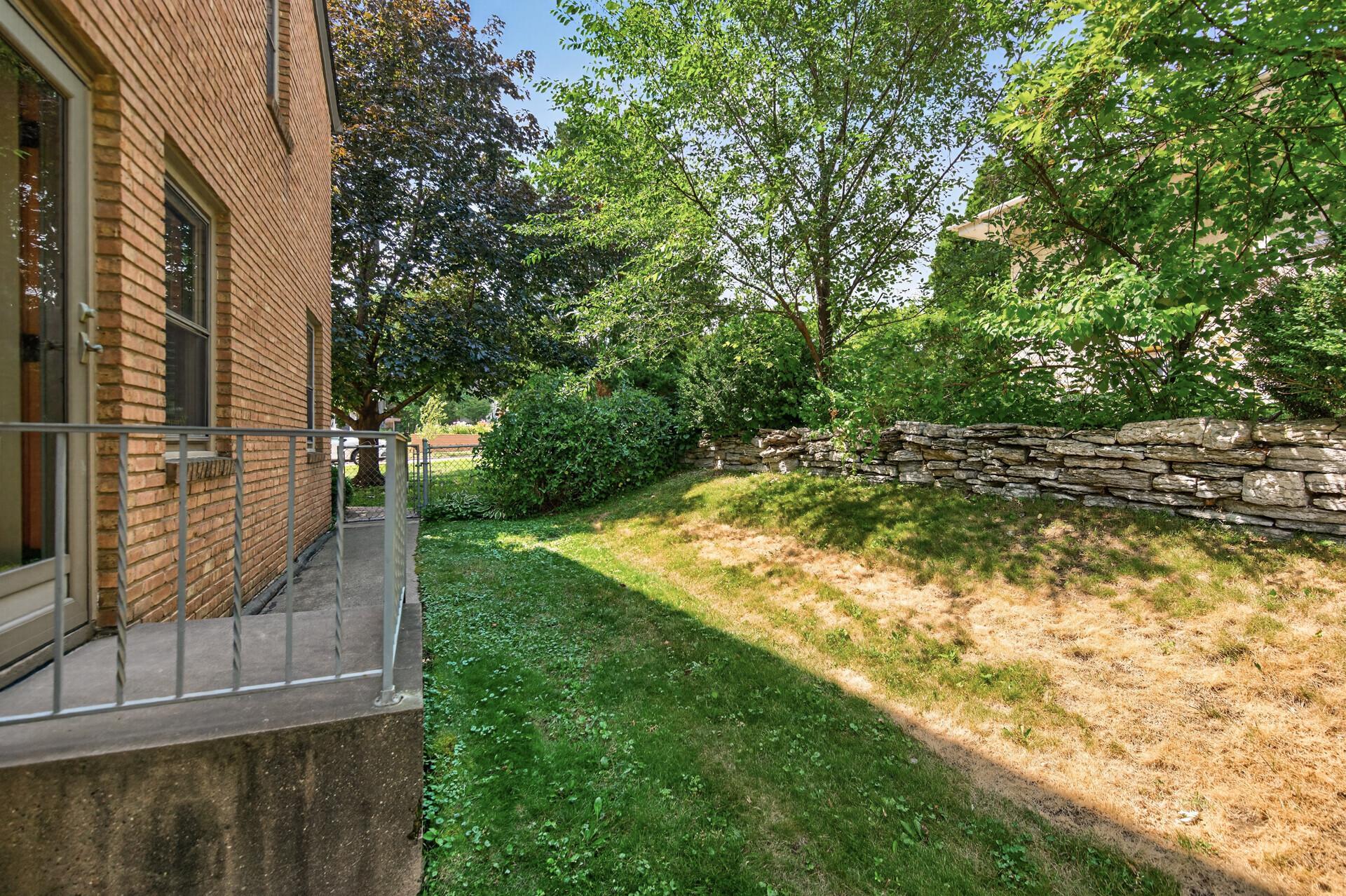 38_444_Lexington_Unit_238_mls.jpg