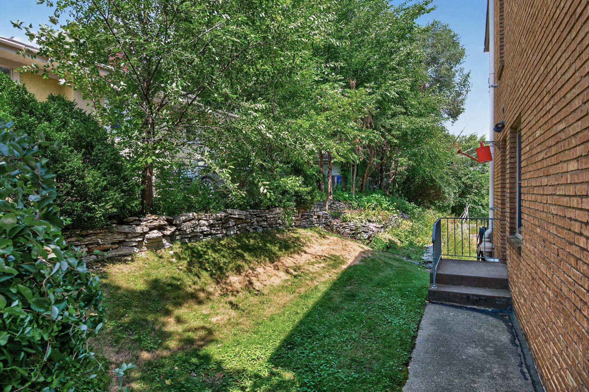 35_444_Lexington_Unit_235_mls.jpg