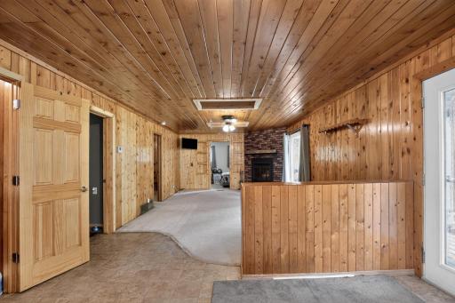 16_10664_Bass_Lake_Dr-Living_room-4679.jpg