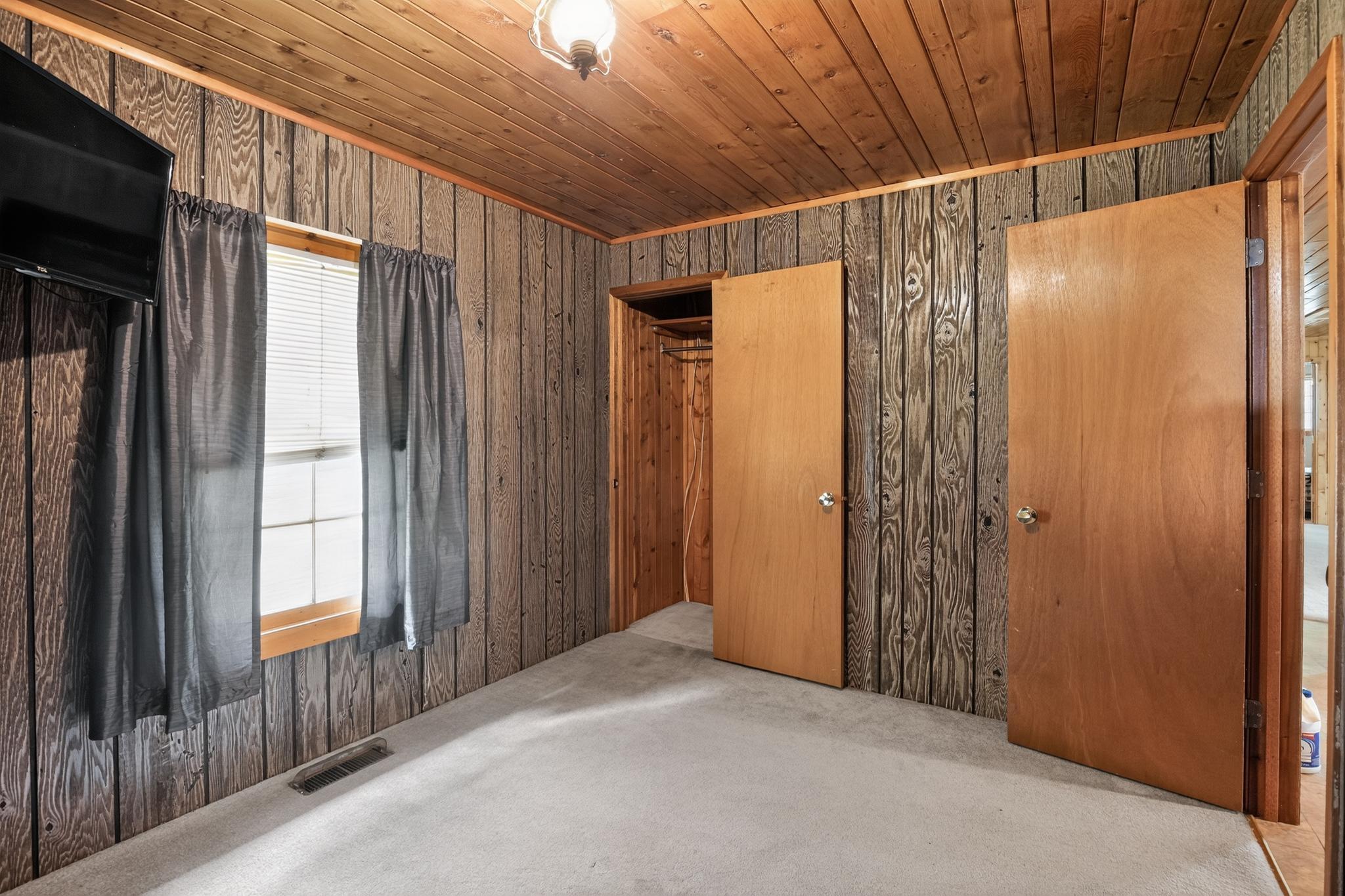 26_10664_Bass_Lake_Dr-Bedroom-4637.jpg