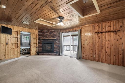 15_10664_Bass_Lake_Dr-Living_room-4691.jpg