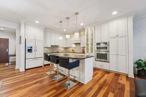 875 Lake Street N, 212, Wayzata, MN 55391