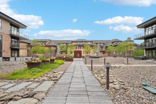 875 Lake Street N, 212, Wayzata, MN 55391