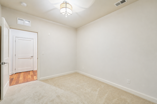 875 Lake Street N, 212, Wayzata, MN 55391