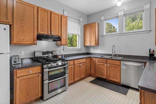 553 Sherburne Avenue, Saint Paul, MN 55103