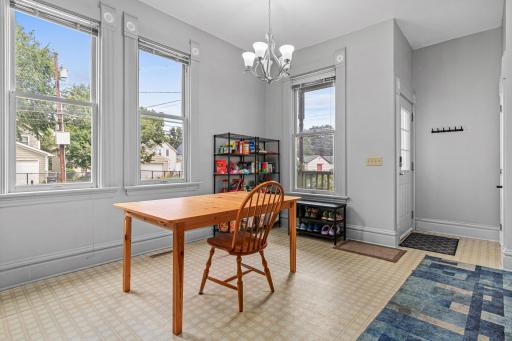 553 Sherburne Avenue, Saint Paul, MN 55103