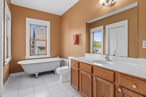 553 Sherburne Avenue, Saint Paul, MN 55103