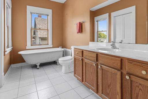 553 Sherburne Avenue, Saint Paul, MN 55103