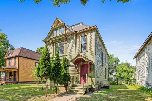 553 Sherburne Avenue, Saint Paul, MN 55103