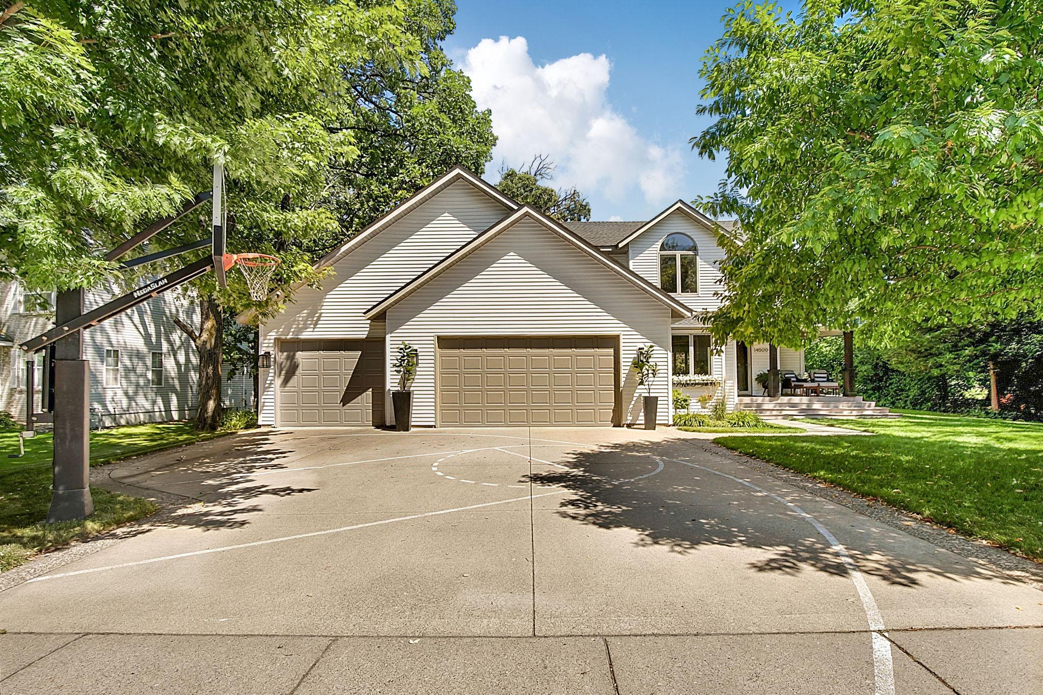 WELCOME HOME!