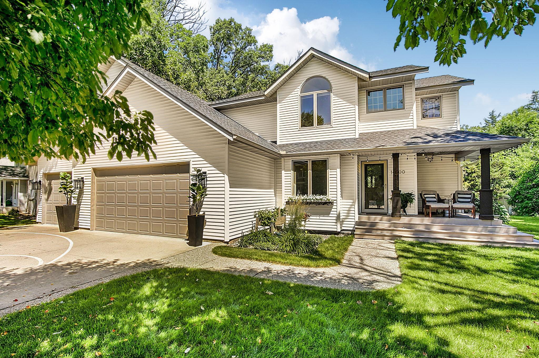 WELCOME HOME!