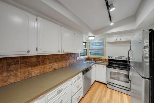 8710Photography-Web-Friendly-6810-West-23rd-Street-St.-Louis-Park-MN-55426-14.jpg