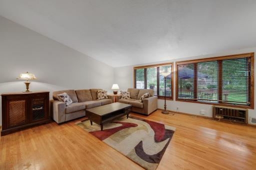 8710Photography-Web-Friendly-6810-West-23rd-Street-St.-Louis-Park-MN-55426-7.jpg